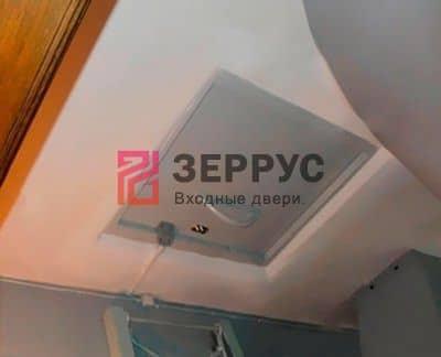 Установленный противопожарный люк Зеррус — пример 473